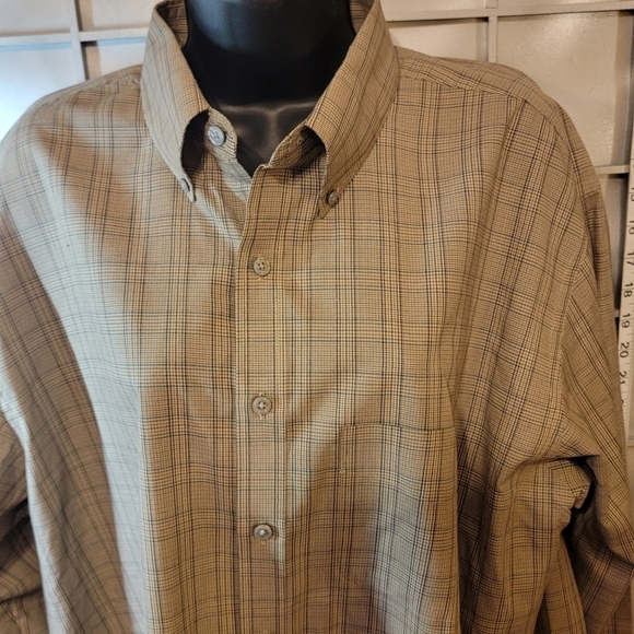 Van Heusen Large button down long sleeve shirt. 16.5 - Picture 8 of 12